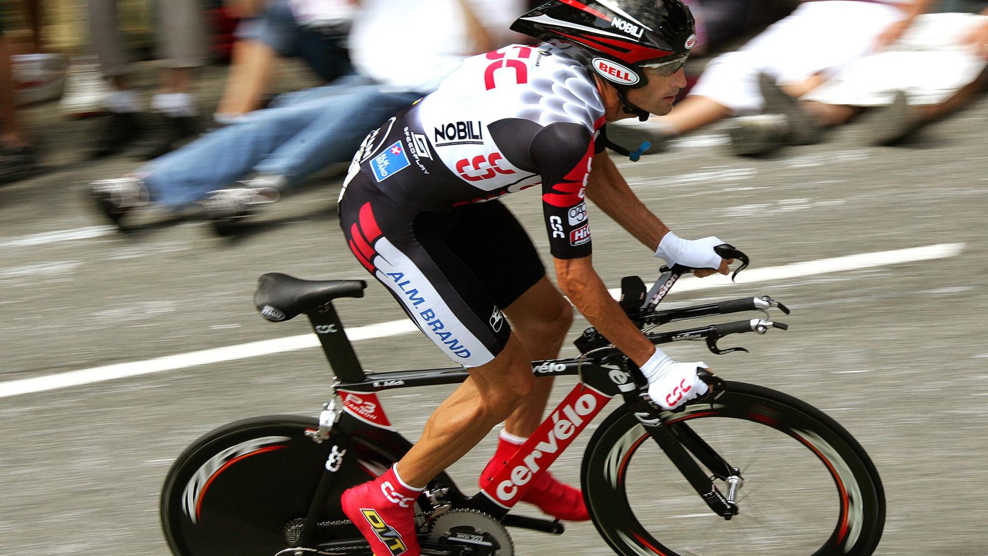 世界杯激烈纷争：战术变化层出不穷，世界杯争议