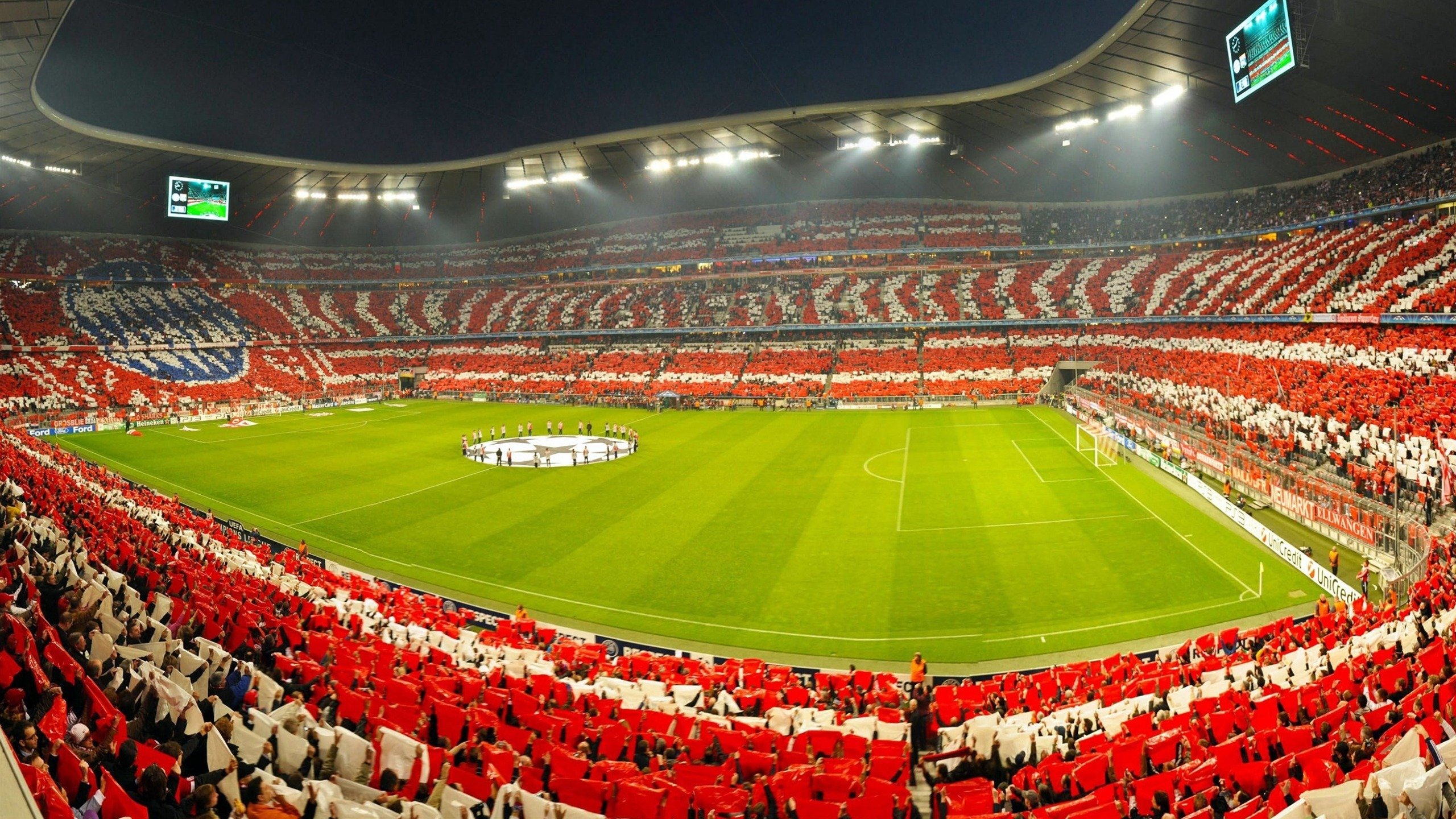 足球装备科技革新，提升运动员表现新突破，专业足球装备